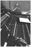 A�o 1979/80 Flaco haciendose un canuto en los estudios Sonoland en la grabaci�n del primer disco de Azabache