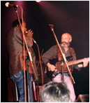 Acompa�ando al maestro Carey Bell en una de sus giras por Espa�a